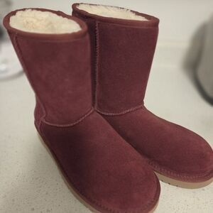 NWT SUPER COZY KOOLABURRA BOOTS!